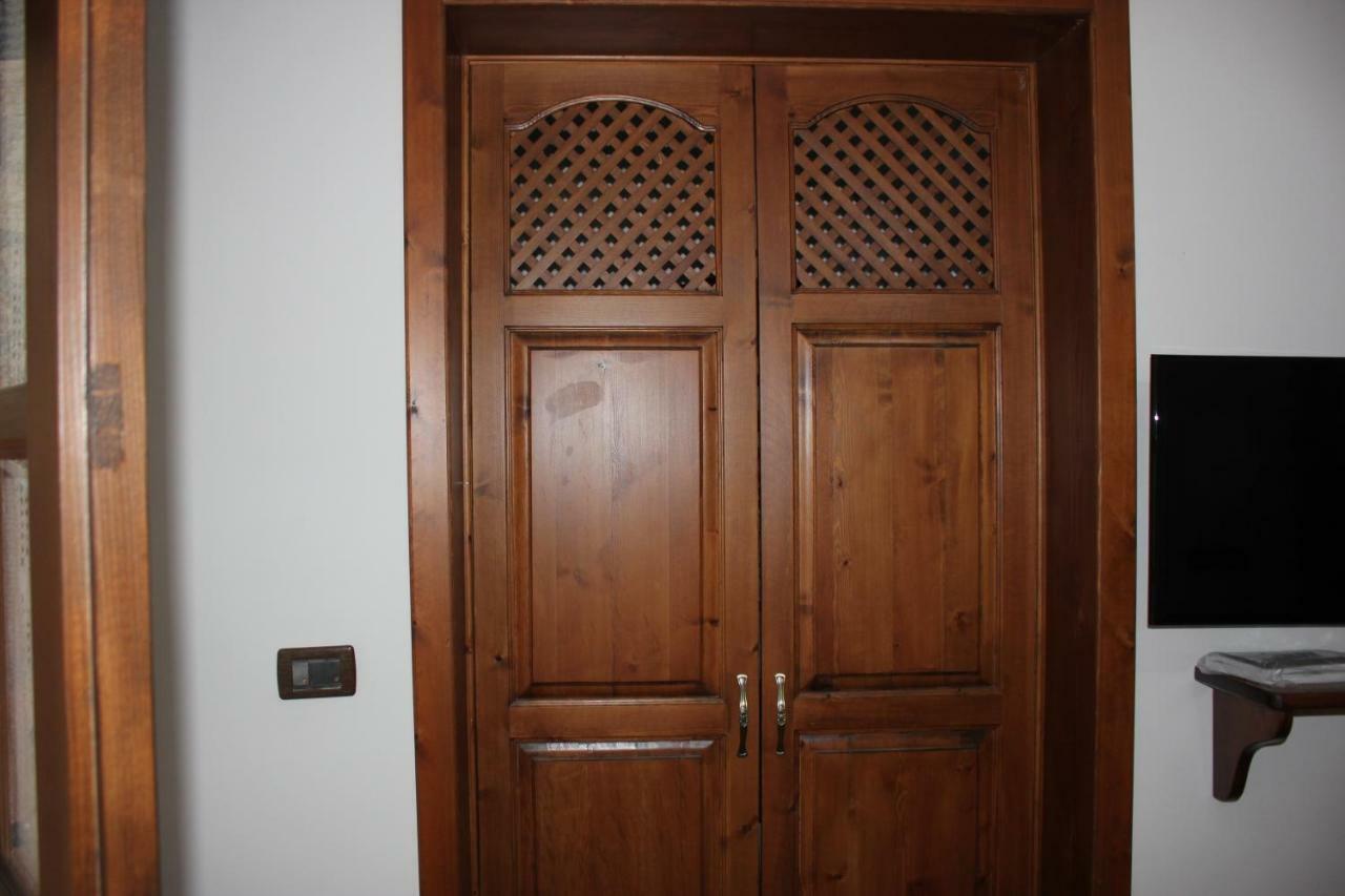 Guesthouse Arjan Берат Екстериор снимка
