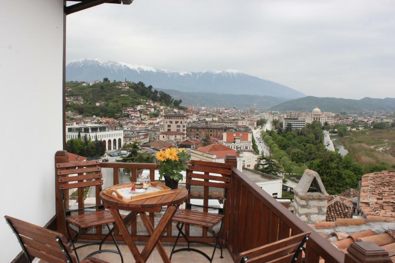 Guesthouse Arjan Берат Екстериор снимка
