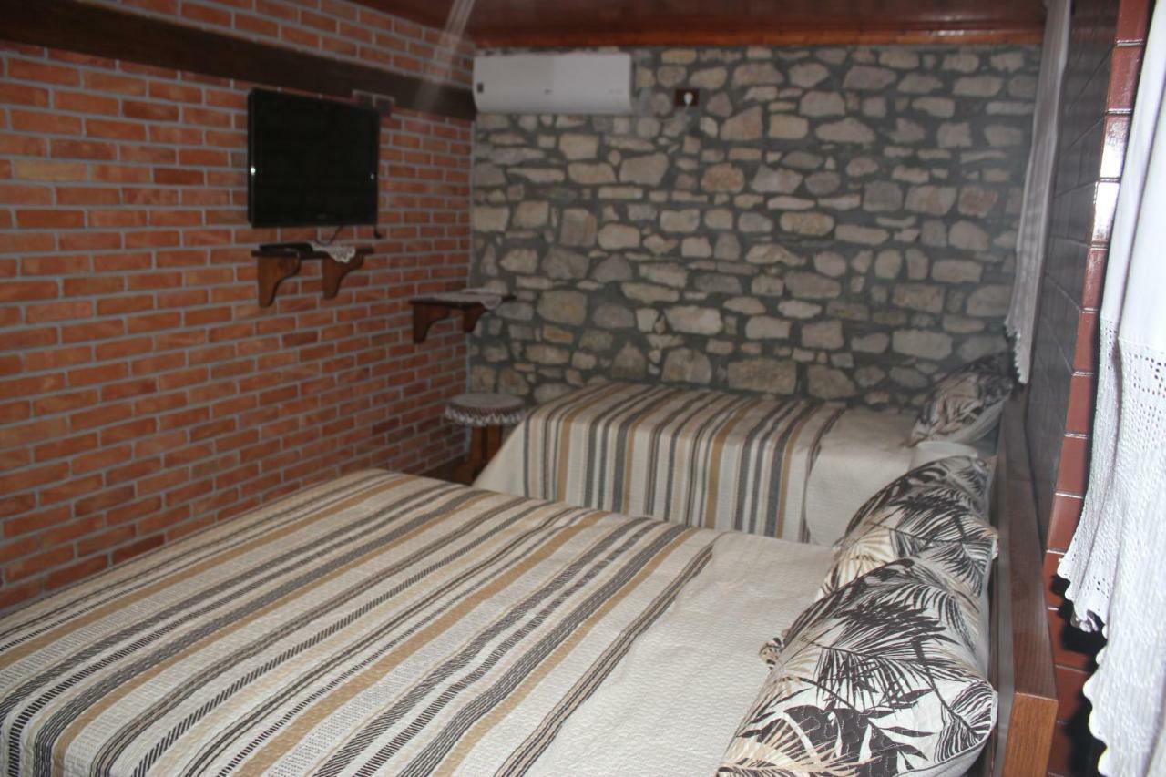 Guesthouse Arjan Берат Екстериор снимка