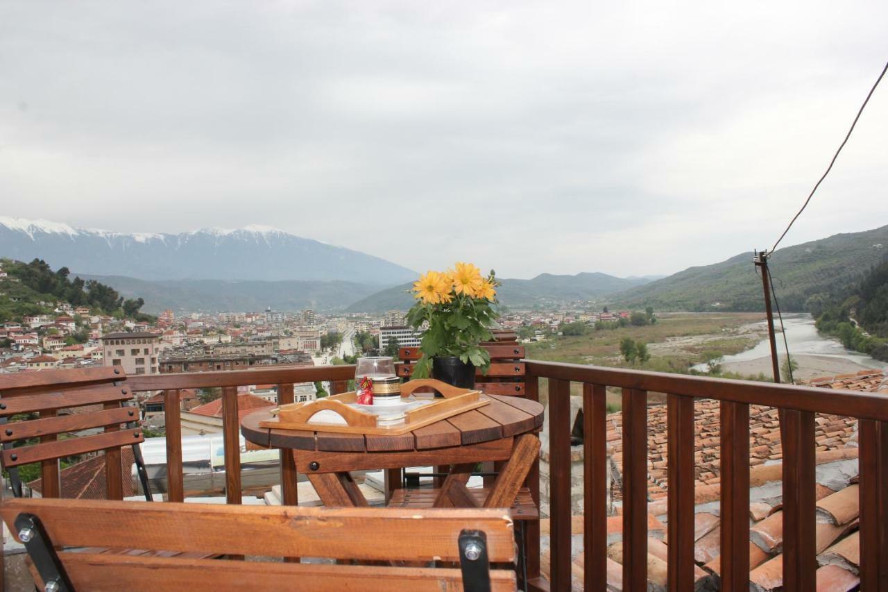 Guesthouse Arjan Берат Екстериор снимка
