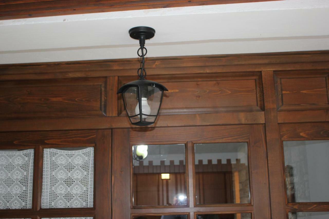 Guesthouse Arjan Берат Екстериор снимка