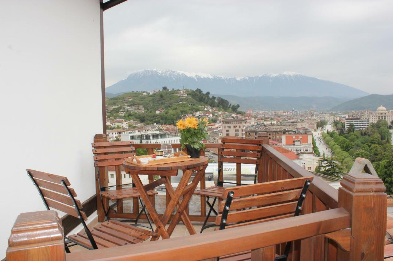 Guesthouse Arjan Берат Екстериор снимка