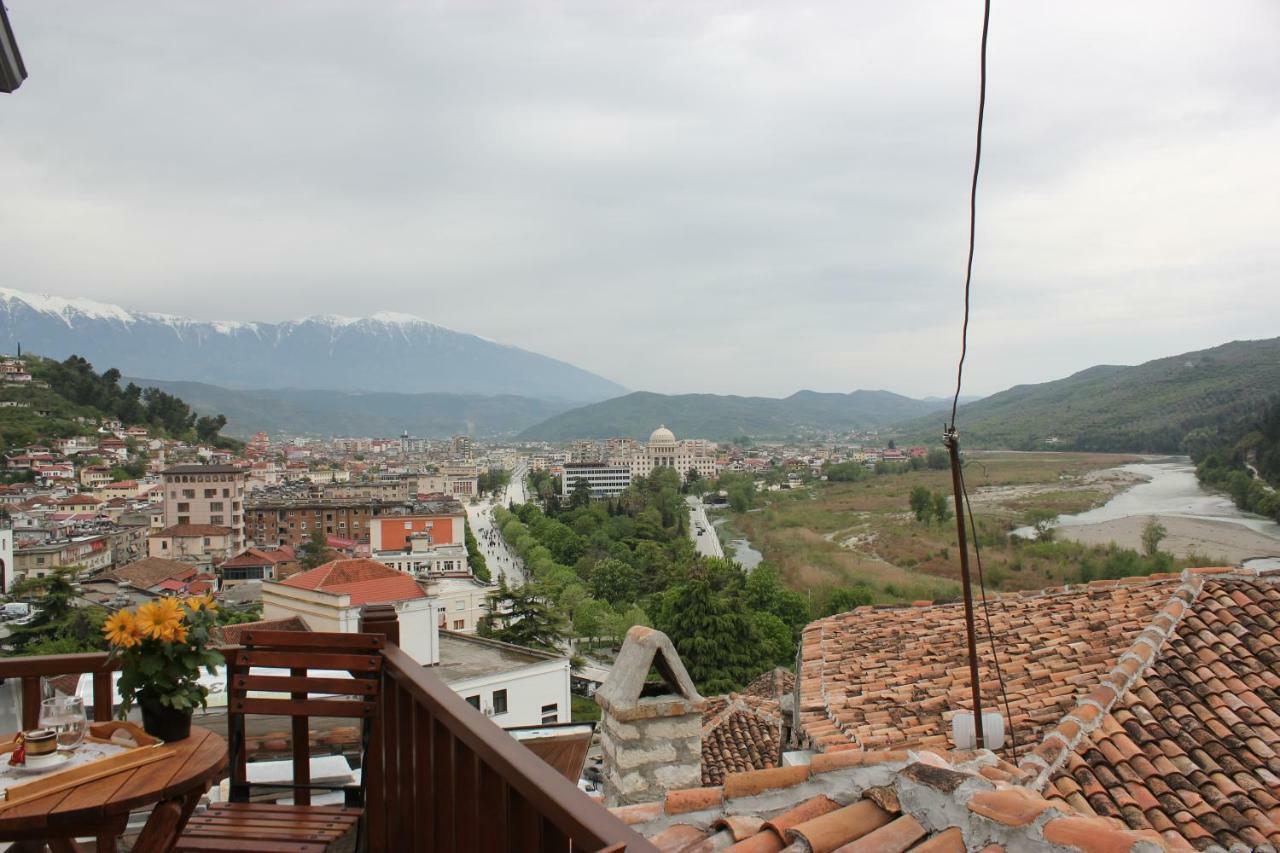 Guesthouse Arjan Берат Екстериор снимка